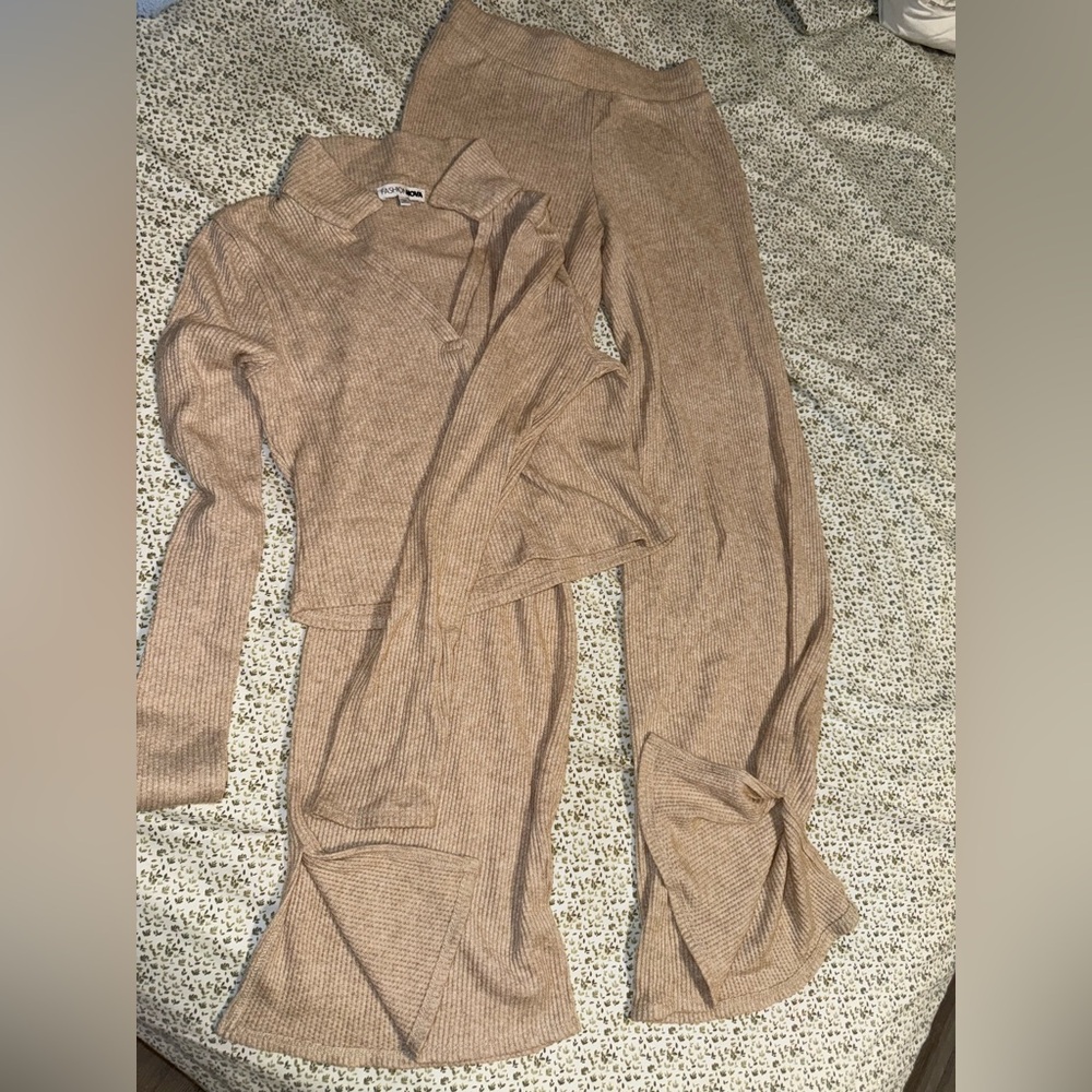 Fashion Nova M Tan Ribbed Set